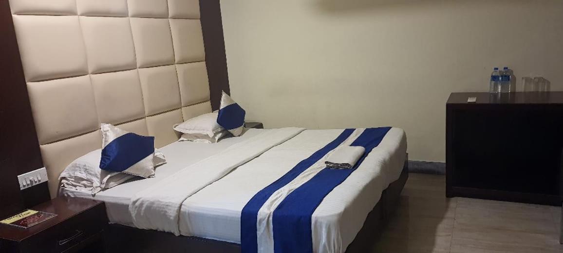 Hotel Presidency Inn Καλκούτα Εξωτερικό φωτογραφία